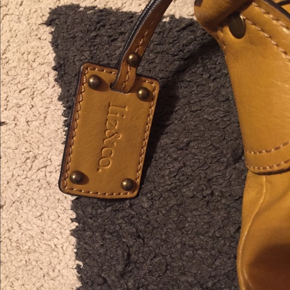 Liz & Co. Leather Cross body purse - Picture 2 of 8